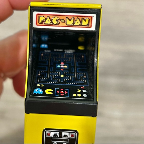 Boston America Pac-Man Arcade Game Novelty Candy Tin - Picture 7 of 9